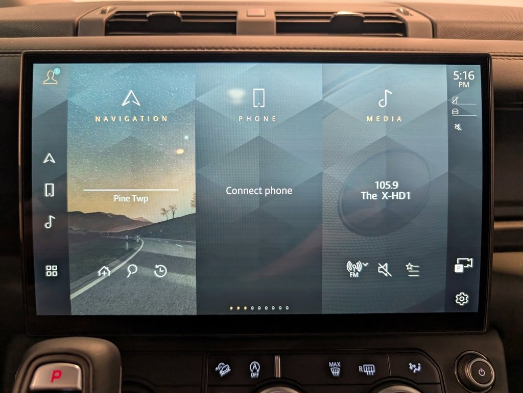 New 2026 Land Rover Defender 130 X-Dynamic SE image 18