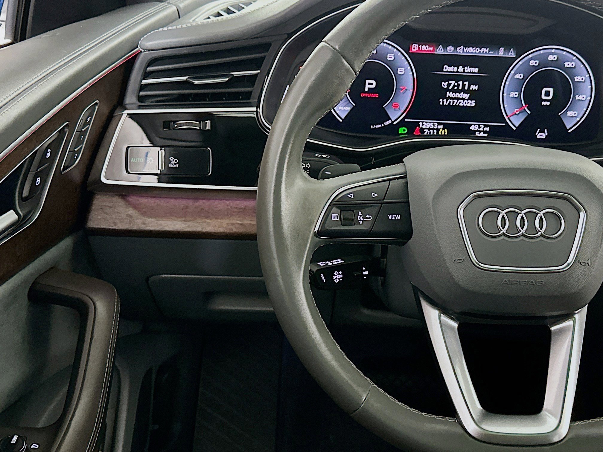 Used 2024 Audi Q8 Prestige w/ Prestige Package AWD/4WD image 10