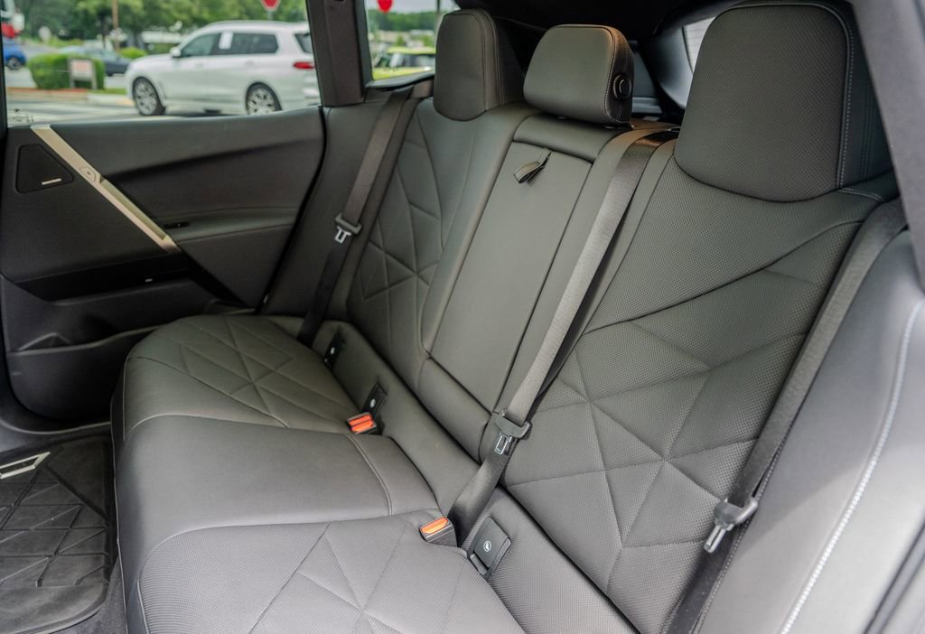 Used 2024 BMW iX xDrive50 w/ Sport Package AWD/4WD image 20