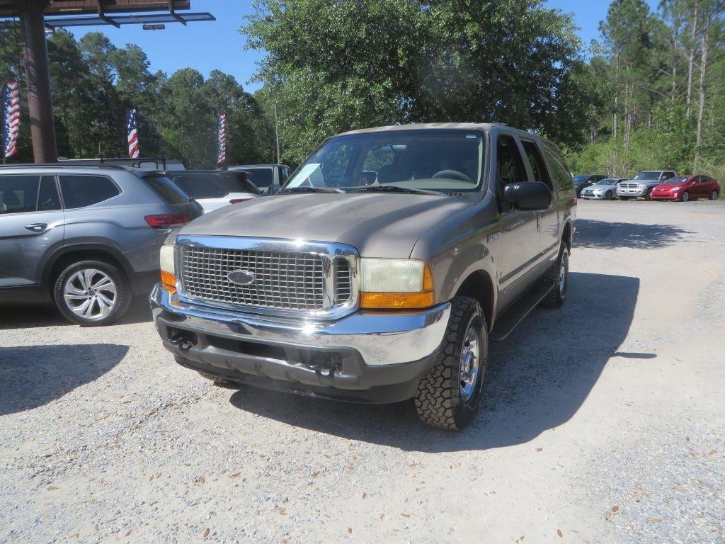 Used 2000 Ford Excursion XLT image 2