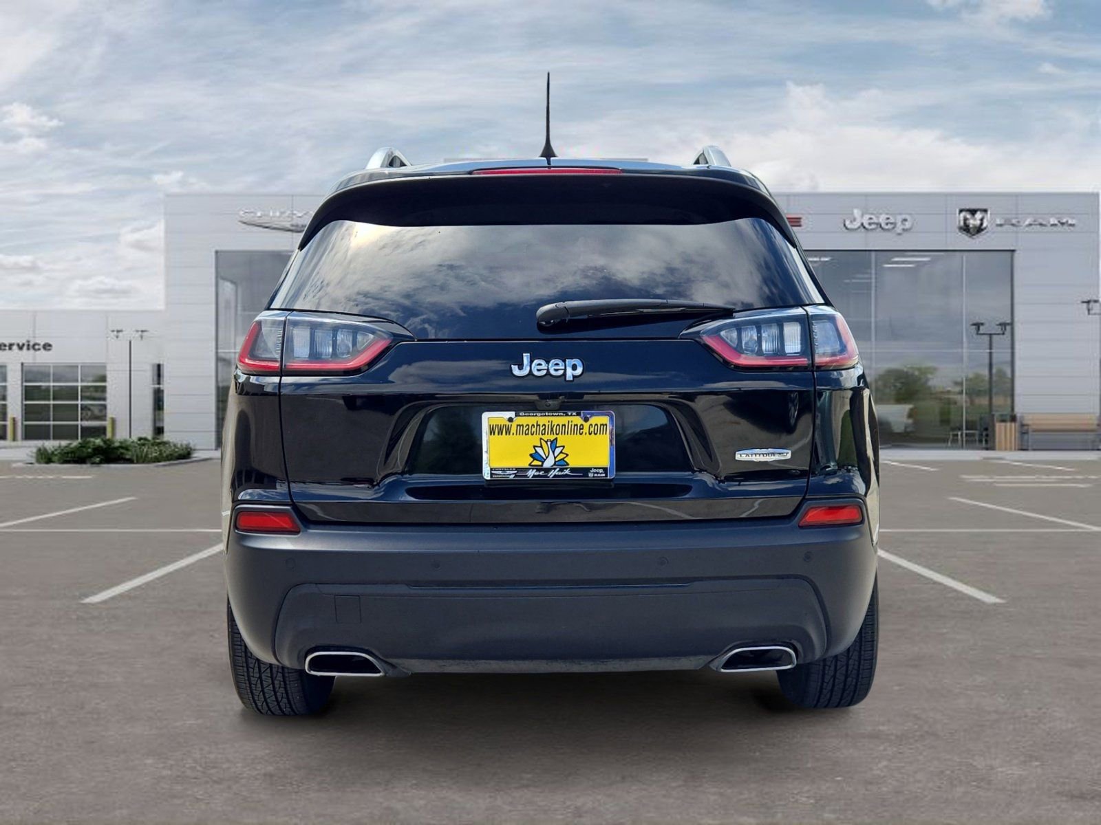 Used 2021 Jeep Cherokee Latitude Lux w/ Comfort/Convenience Group FWD image 4