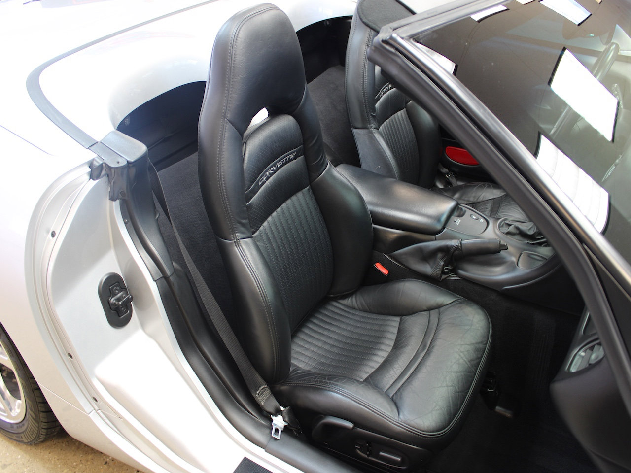 Used 2002 Chevrolet Corvette Convertible w/ Preferred Equipment Group1 image 38