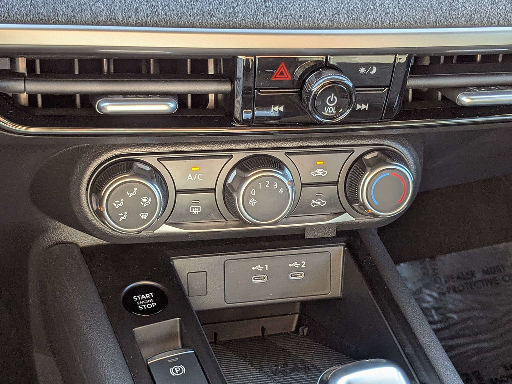 Used 2025 Nissan Kicks SV FWD image 22