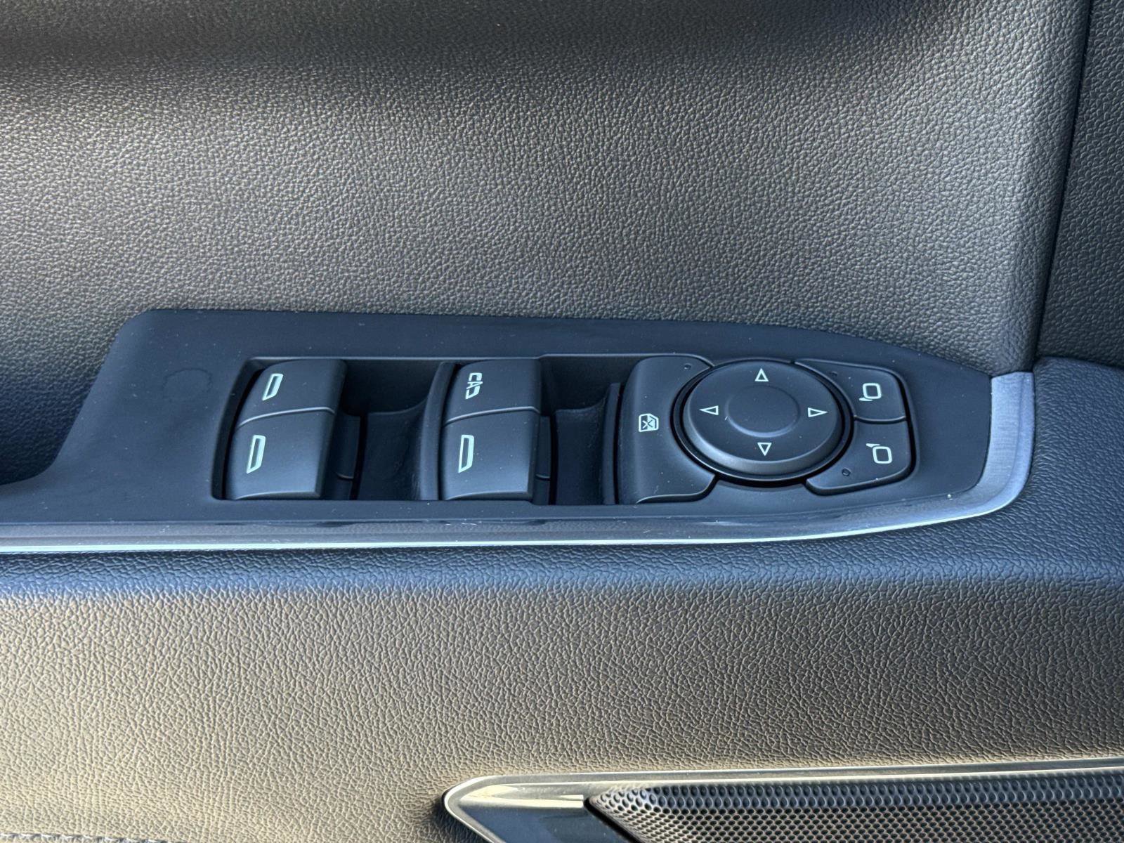 Used 2023 Chevrolet Silverado 1500 LT image 15