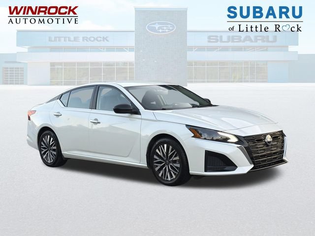 Used 2025 Nissan Altima 2.5 SV FWD image 1