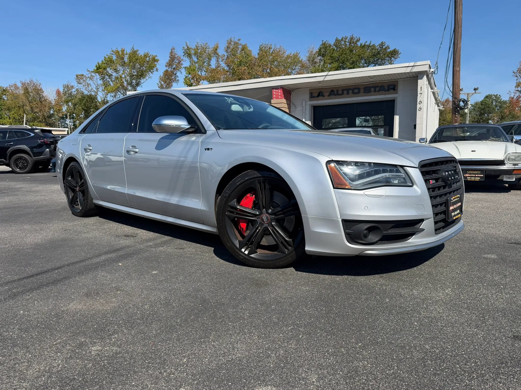 Used 2013 Audi S8 AWD/4WD image 1