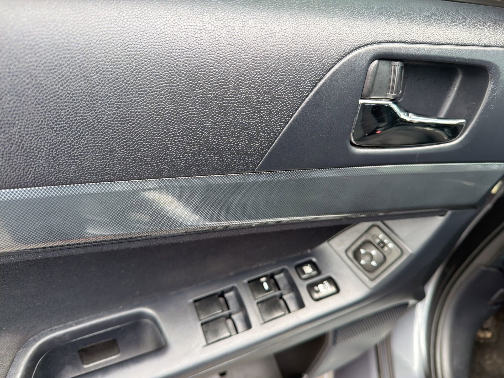 Used 2010 Mitsubishi Lancer Evolution GSR image 6