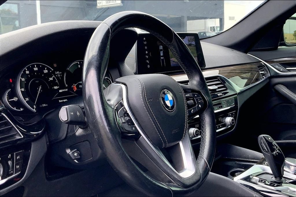 Used 2018 BMW 530e RWD image 13