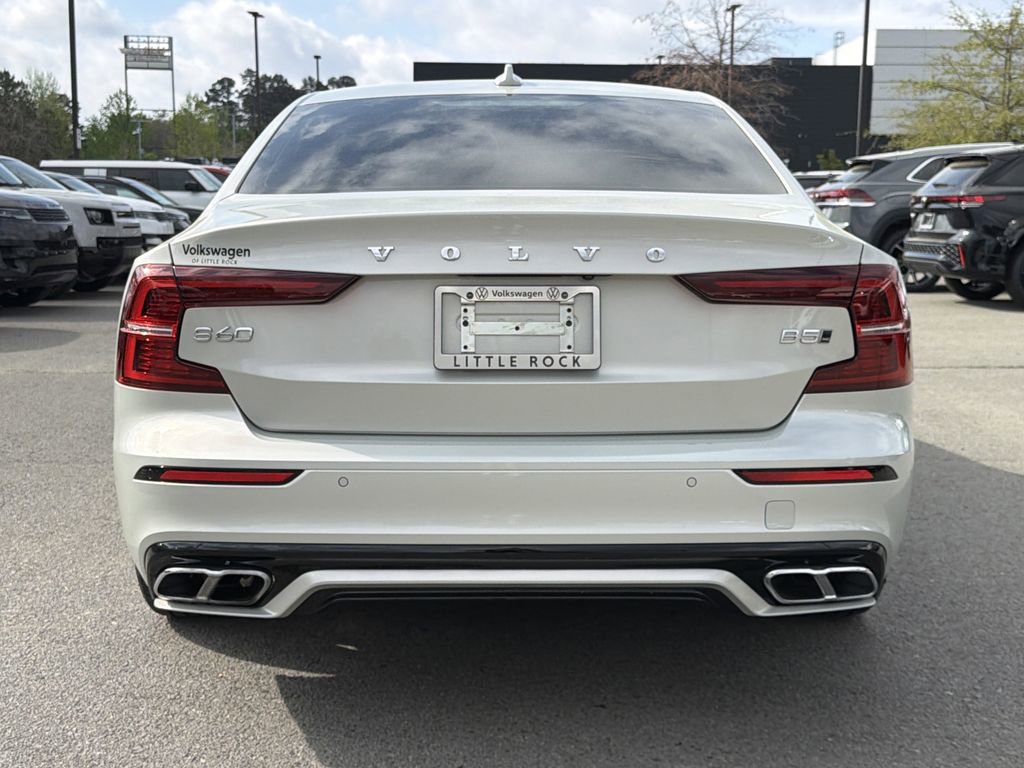 Used 2022 Volvo S60 B5 Momentum w/ Premium Package image 4