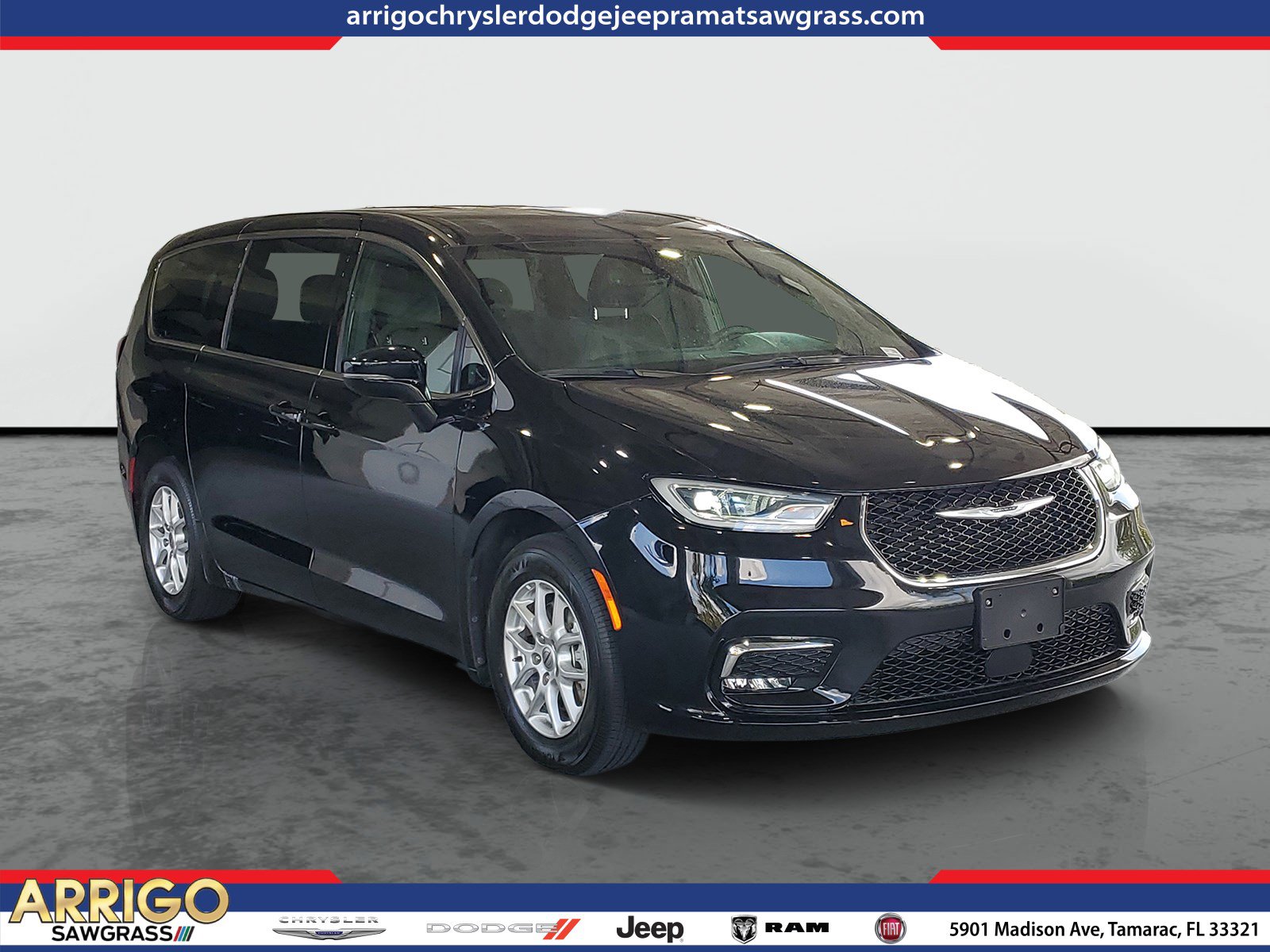 Certified 2025 Chrysler Pacifica Select FWD image 1