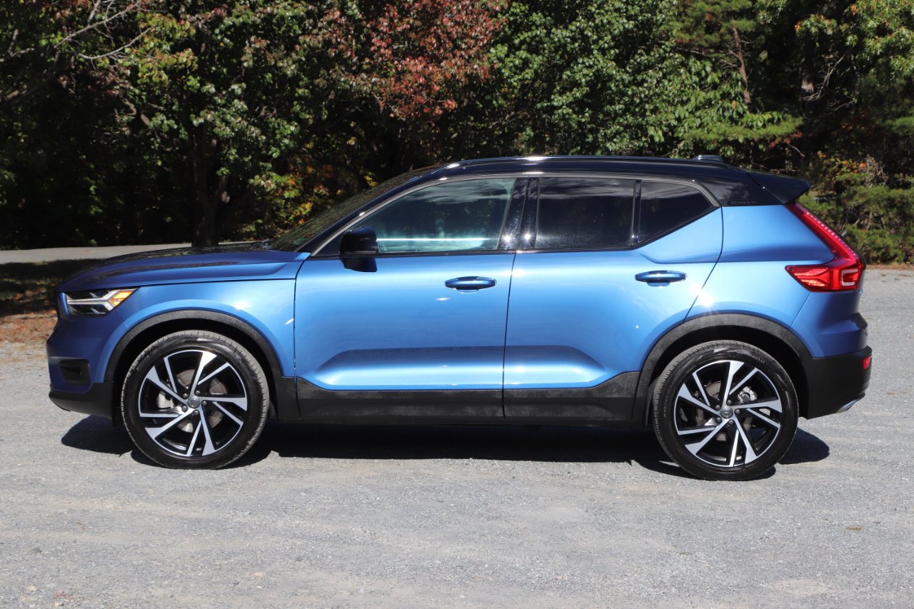 Used 2020 Volvo XC40 T5 R-Design image 45
