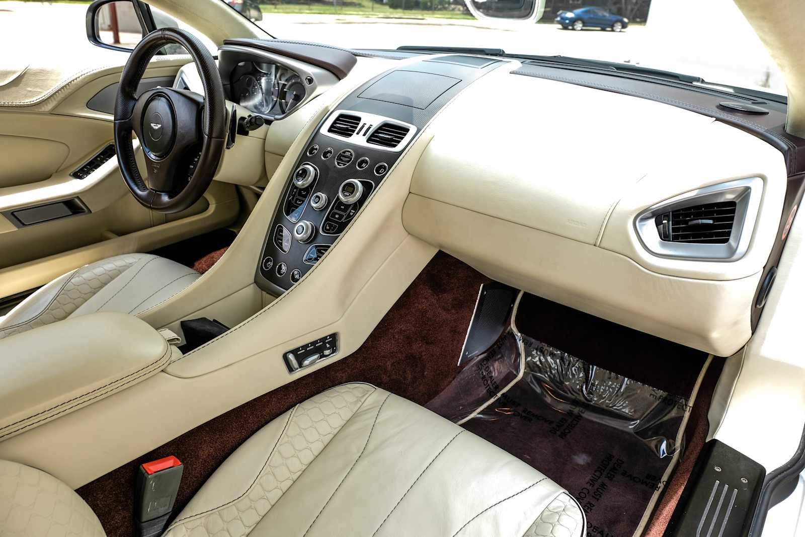 Used 2016 Aston Martin Vanquish Volante RWD image 22