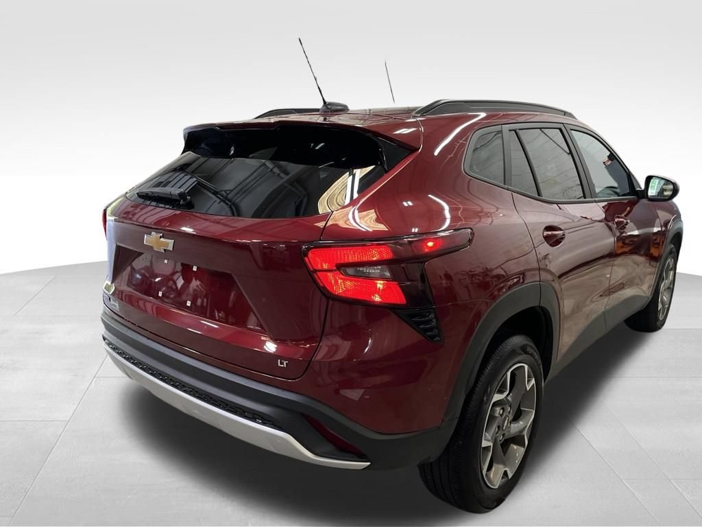 Used 2025 Chevrolet Trax LT w/ LT Convenience Package FWD image 5