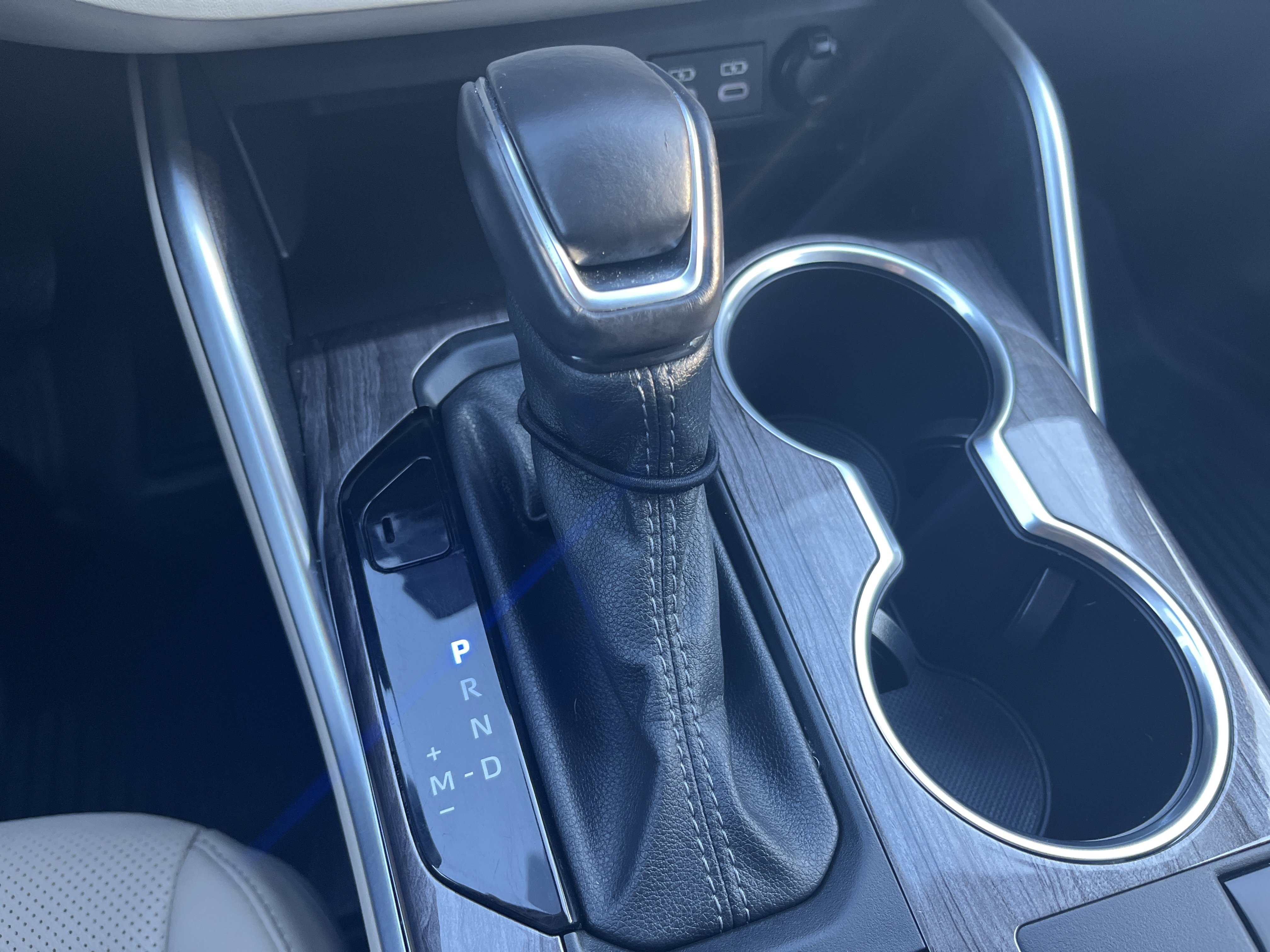 Used 2024 Toyota Highlander Platinum image 25