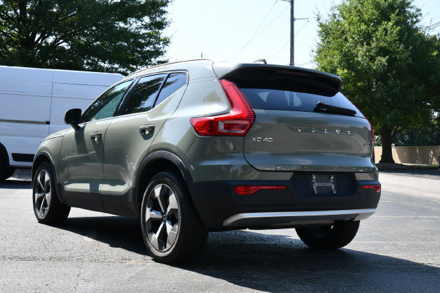 Used 2023 Volvo XC40 B5 Plus w/ Driver Assist Package AWD/4WD image 5
