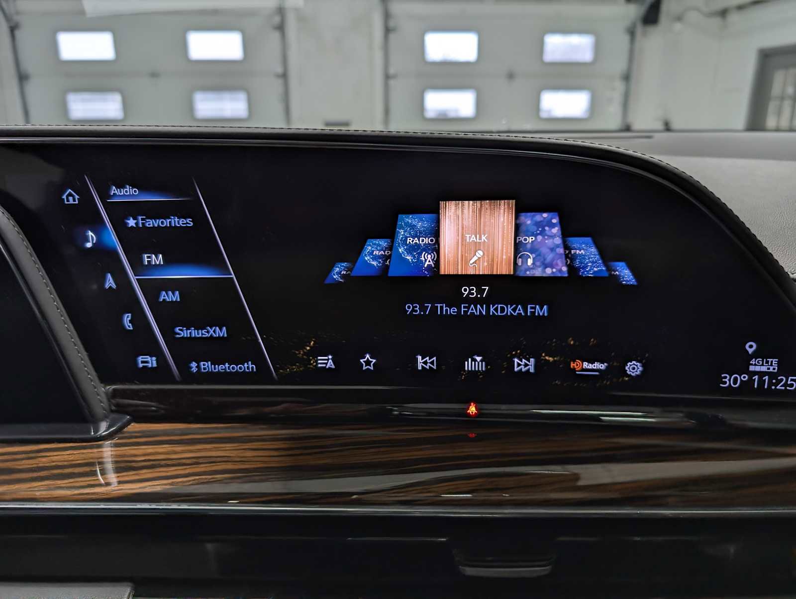 Certified 2021 Cadillac Escalade Premium Luxury image 26