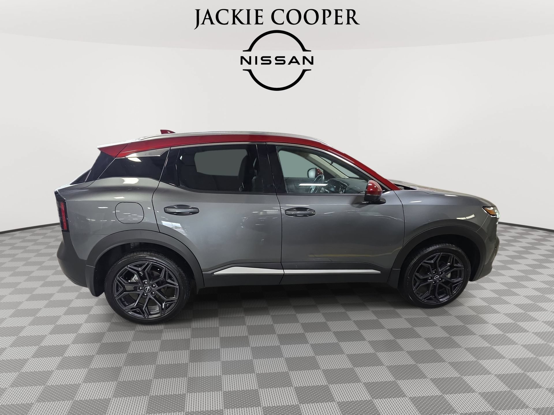 Used 2025 Nissan Kicks SR FWD image 4