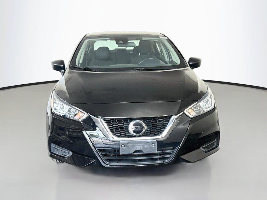 Used 2022 Nissan Versa S FWD image 2
