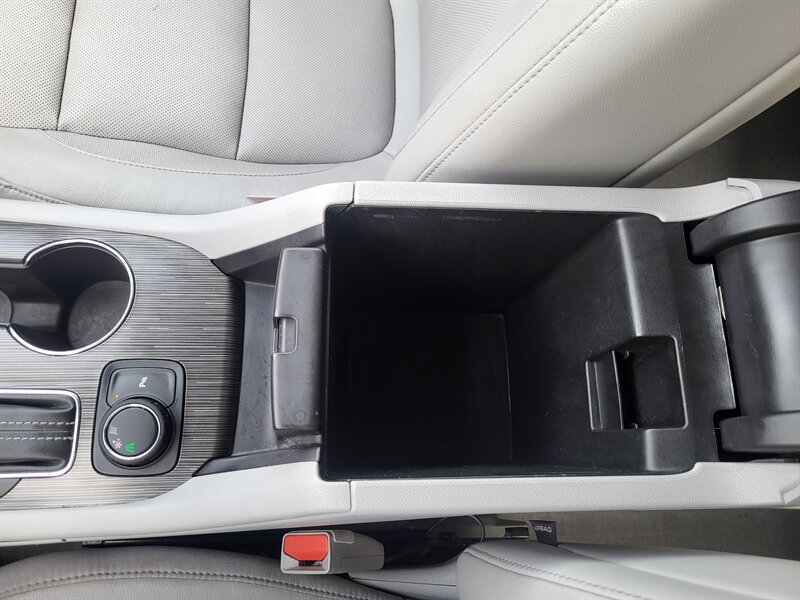 Used 2018 GMC Acadia SLT w/ LPO, Floor Liner Package FWD image 21