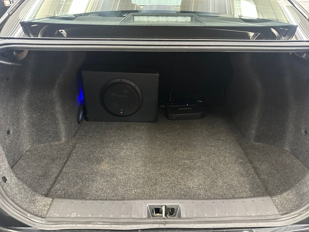 Used 2020 Nissan Versa SV FWD image 21