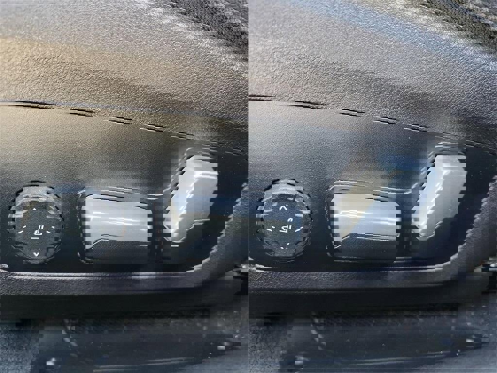 Used 2023 BMW 330i Sedan image 17