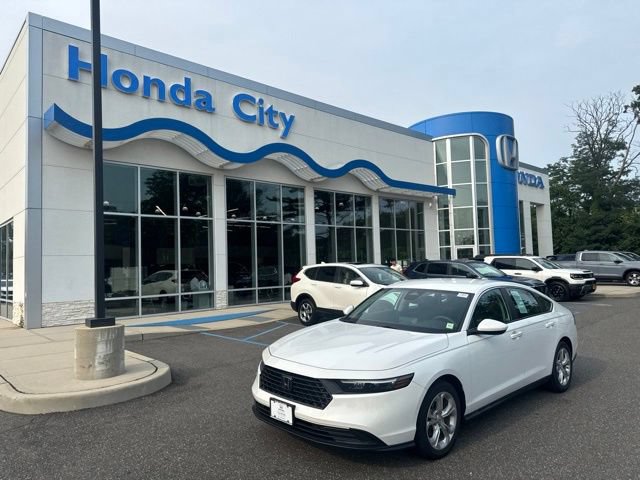 Certified 2023 Honda Accord LX image 2
