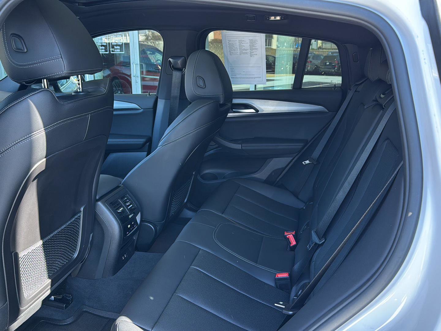 Certified 2024 BMW X4 xDrive30i w/ Premium Package image 9