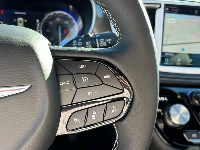 New 2026 Chrysler Pacifica Select image 21