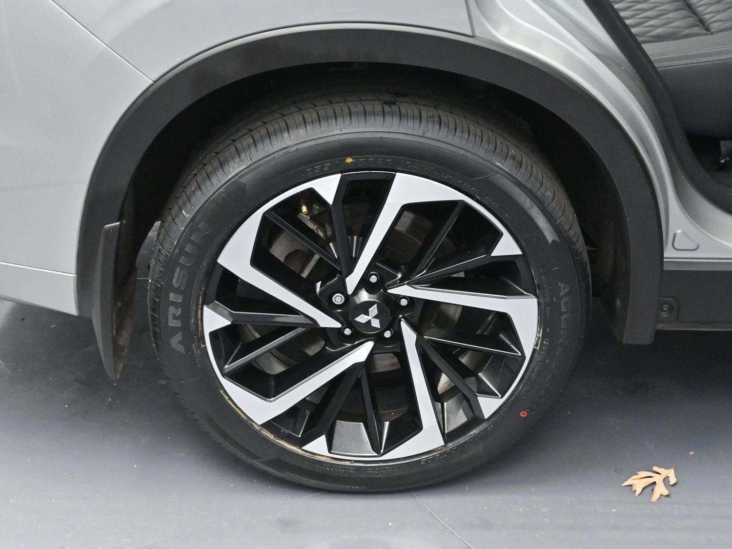 Used 2023 Mitsubishi Outlander SEL image 35