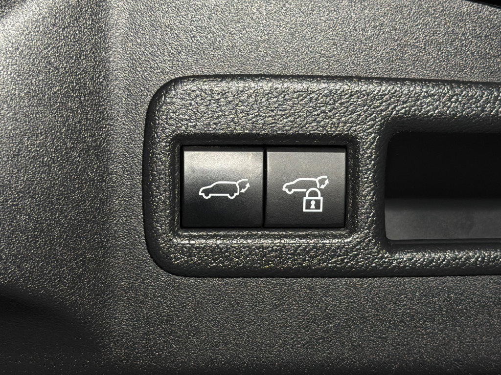 Used 2024 Toyota bZ4X FWD image 7