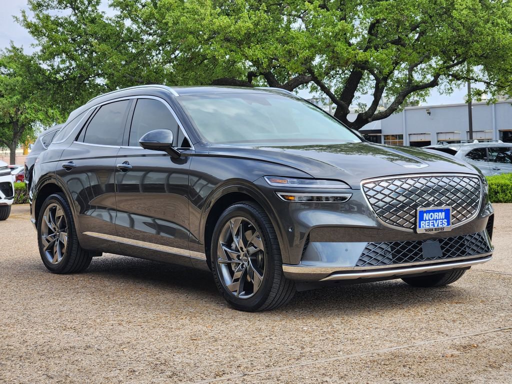Used 2023 Genesis Electrified GV70 Advanced image 3