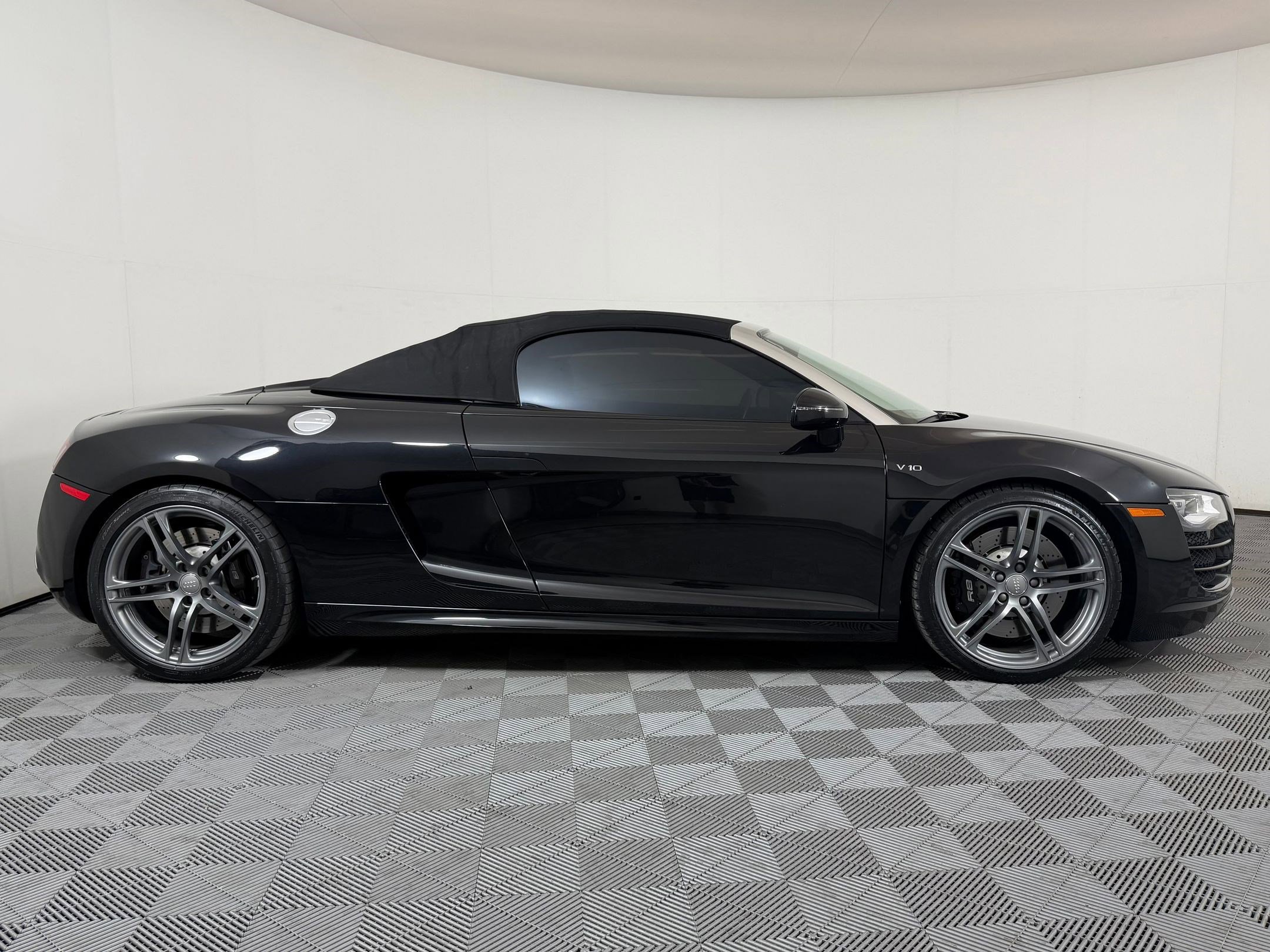 Used 2012 Audi R8 V10 AWD/4WD image 8