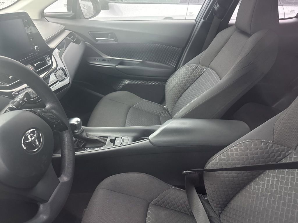 Used 2021 Toyota C-HR LE image 10