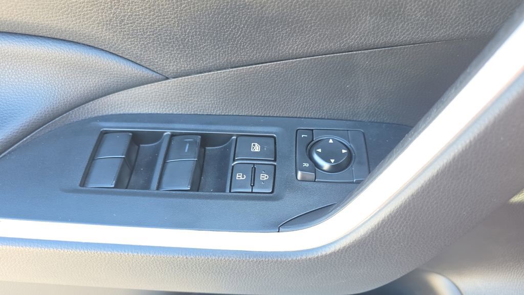 Certified 2022 Toyota RAV4 LE FWD image 18