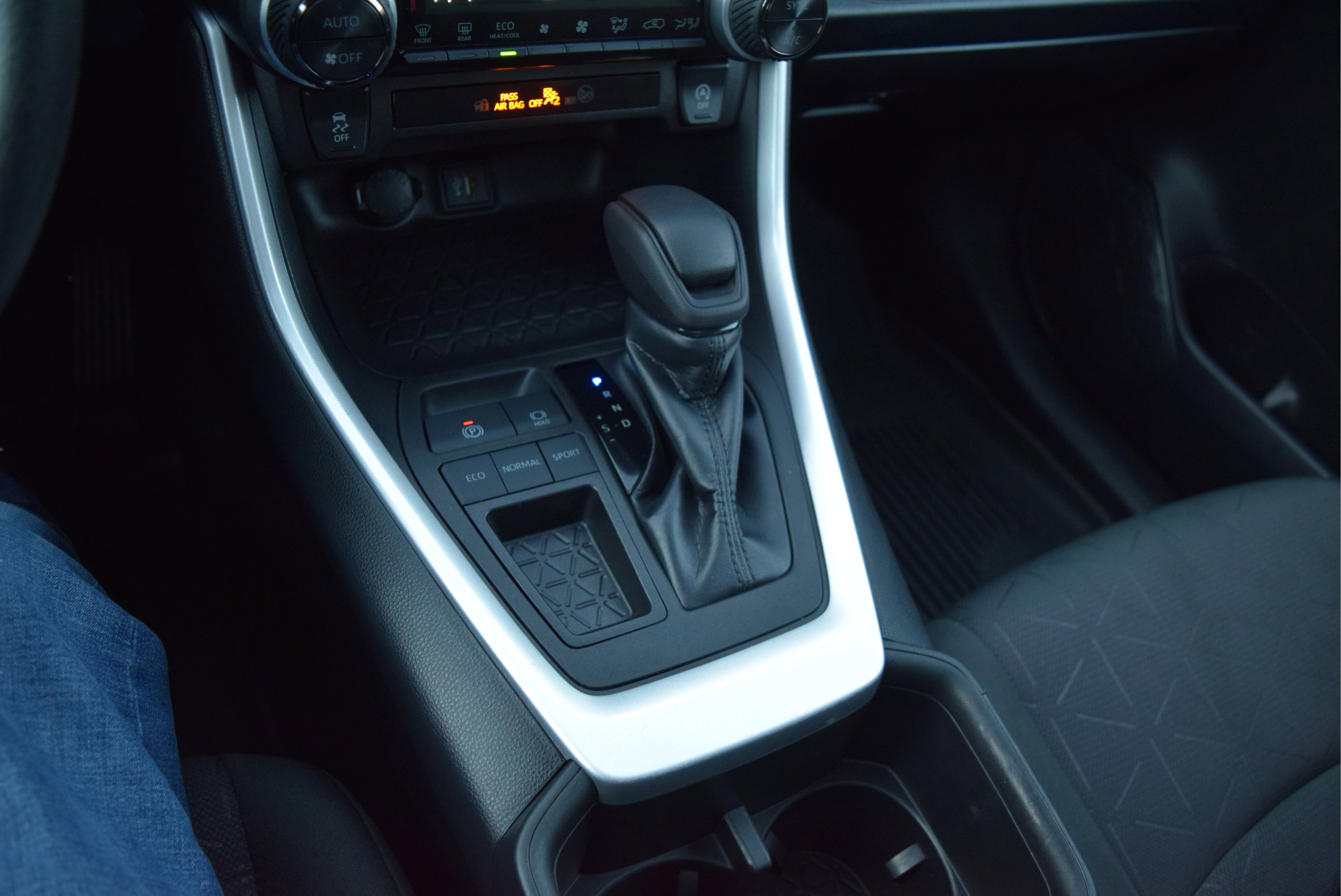 Used 2023 Toyota RAV4 XLE image 14