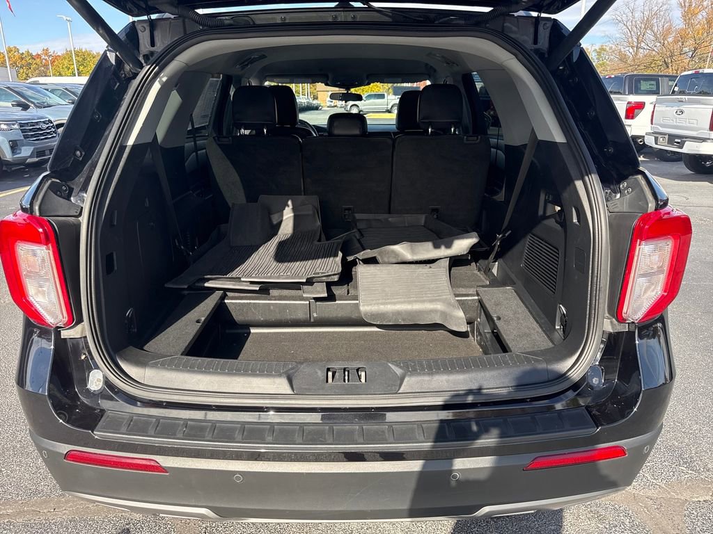 Used 2023 Ford Explorer XLT w/ Equipment Group 202A image 10