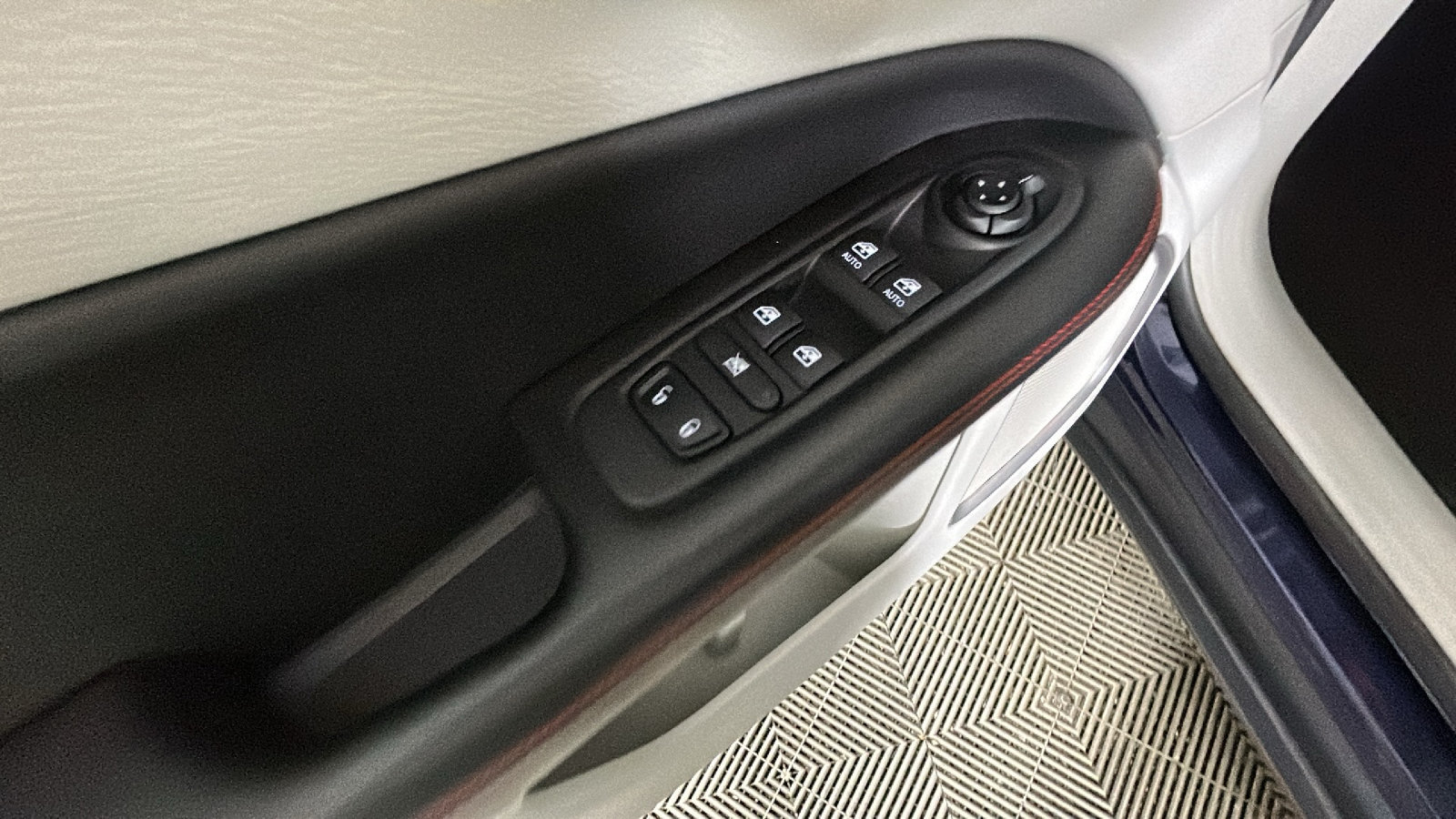 Used 2021 Jeep Compass Limited w/ Sun and Sound Group AWD/4WD image 13