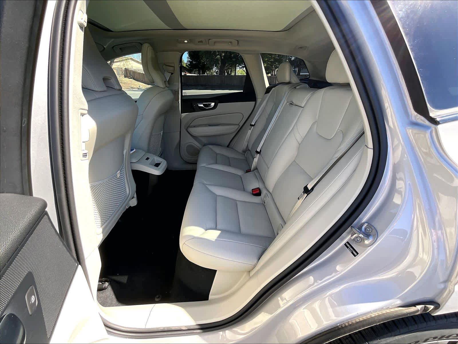 New 2025 Volvo XC60 B5 Core w/ Climate Package AWD/4WD image 12