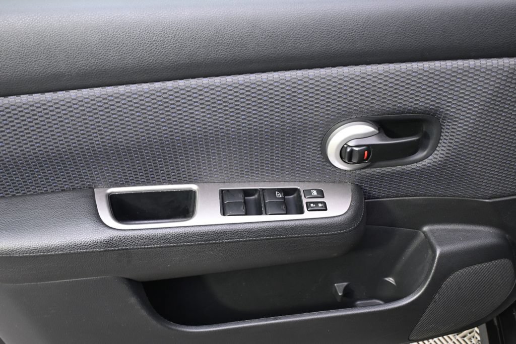 Used 2008 Nissan Versa Hatchback w/ Convenience Pkg FWD image 20