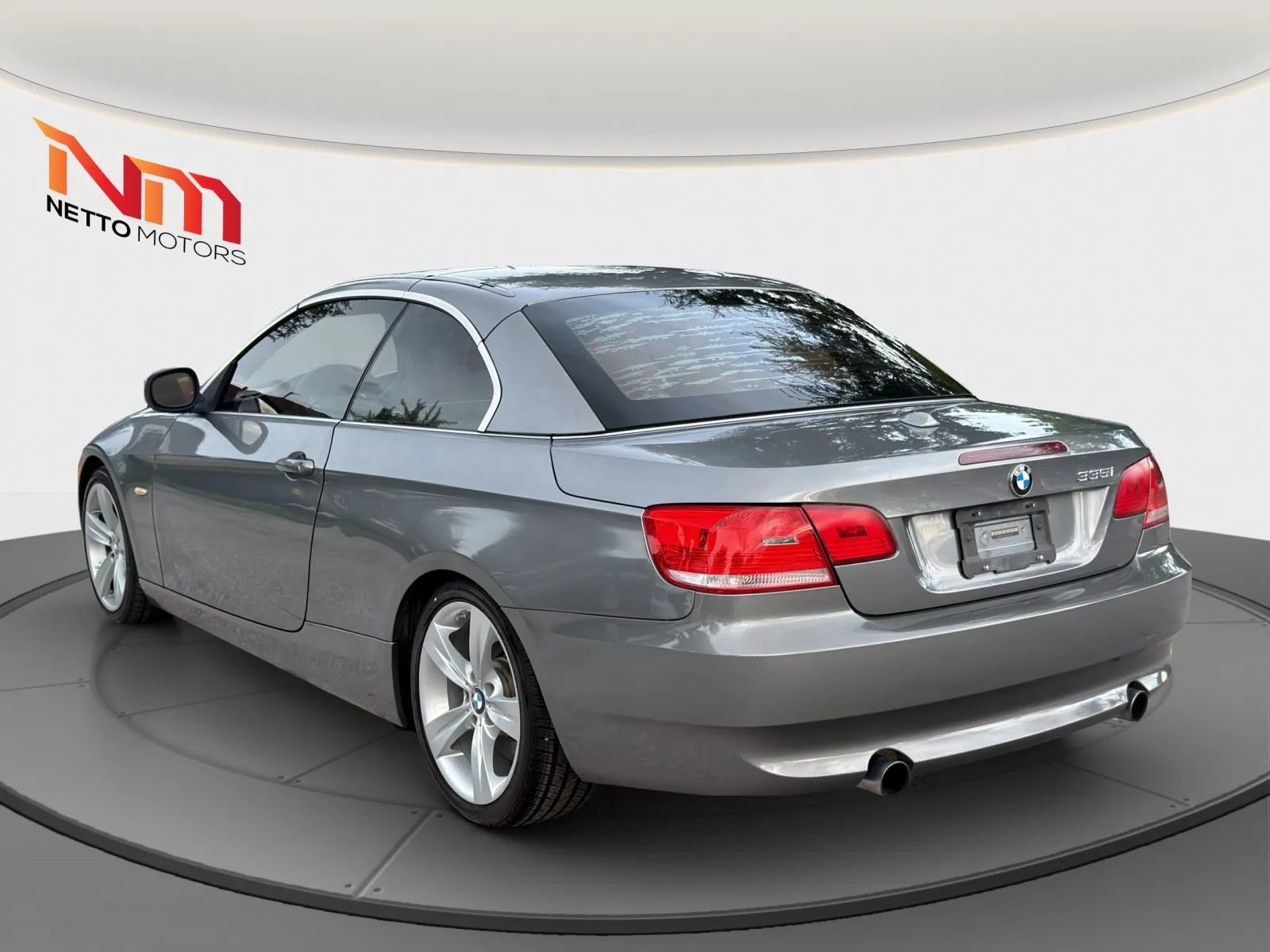 Used 2010 BMW 335i Convertible RWD image 3