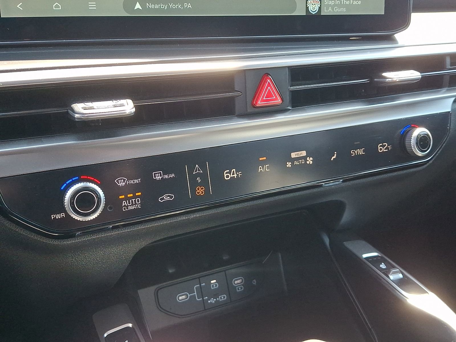 Used 2025 Kia Sorento S w/ Panoramic Sunroof Package image 17