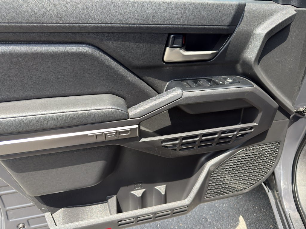 Used 2024 Toyota Tacoma TRD Off-Road AWD/4WD image 9