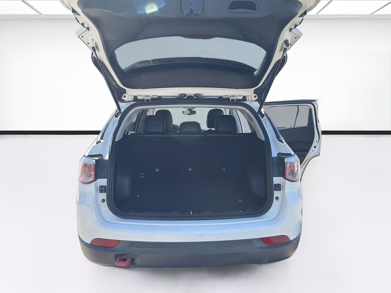 Used 2019 Jeep Compass Trailhawk AWD/4WD image 17