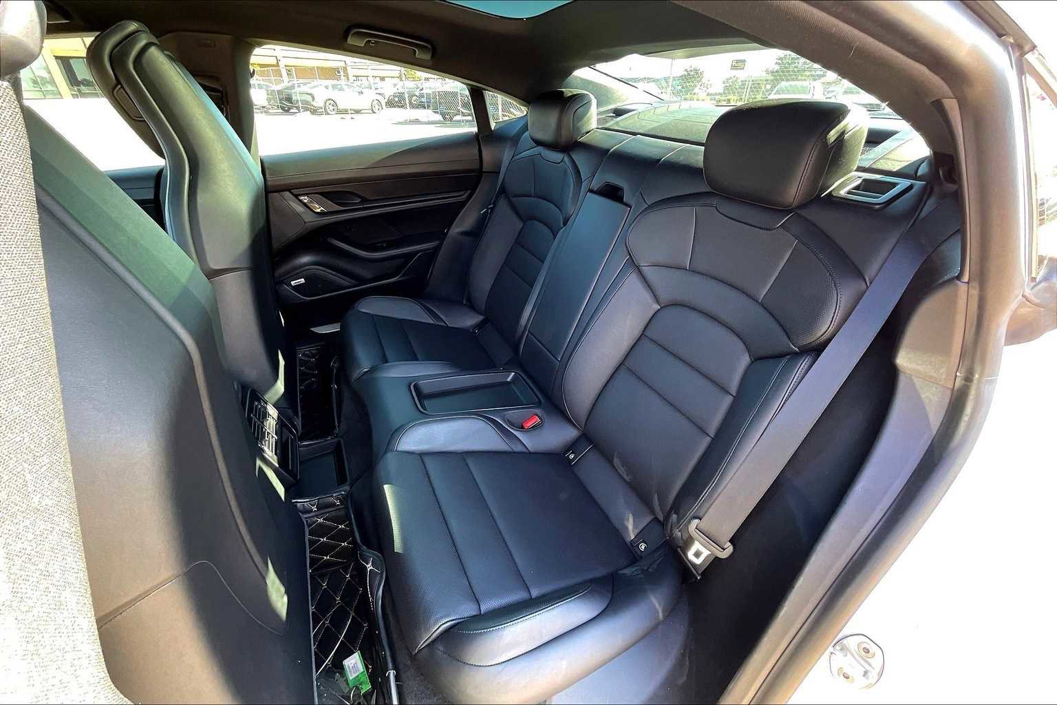 Used 2020 Porsche Taycan 4S image 28