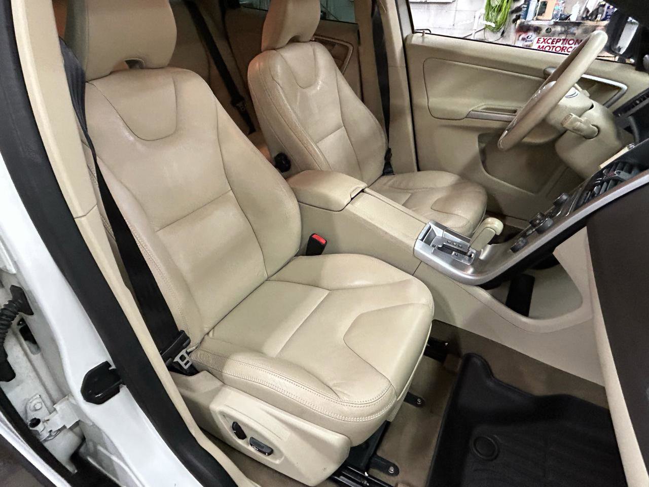 Used 2011 Volvo XC60 3.2 AWD/4WD image 16