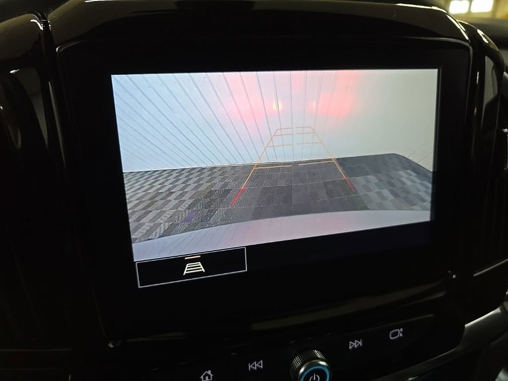 Used 2023 Chevrolet Traverse LT image 23