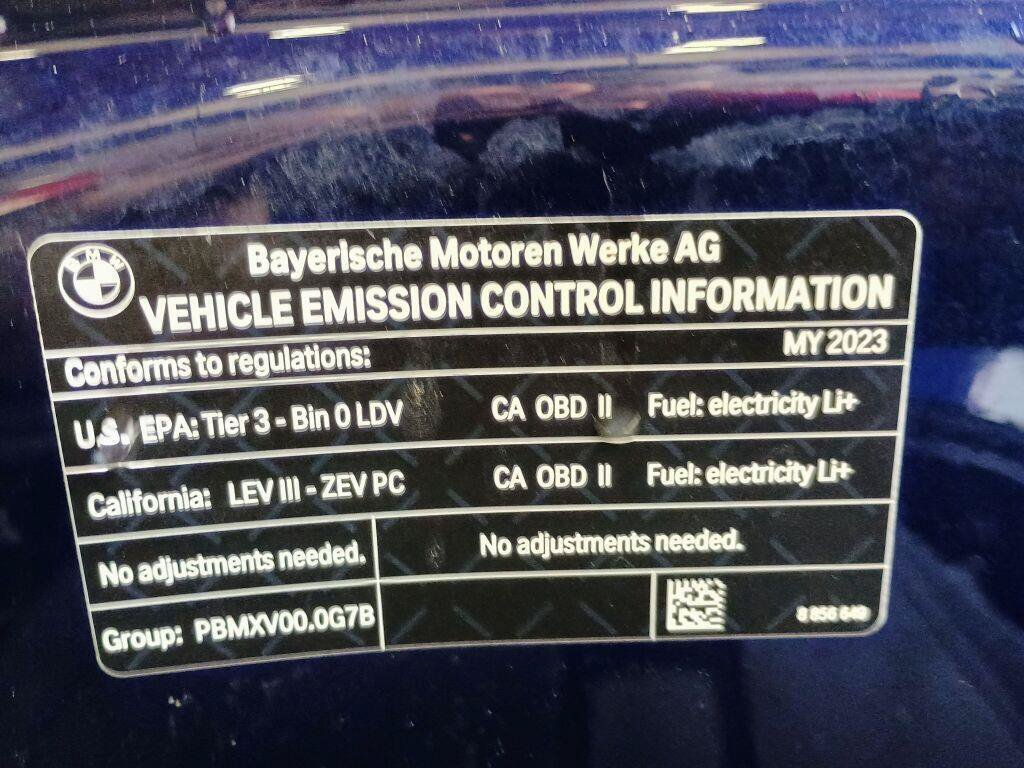 Used 2023 BMW i7 xDrive60 AWD/4WD image 34