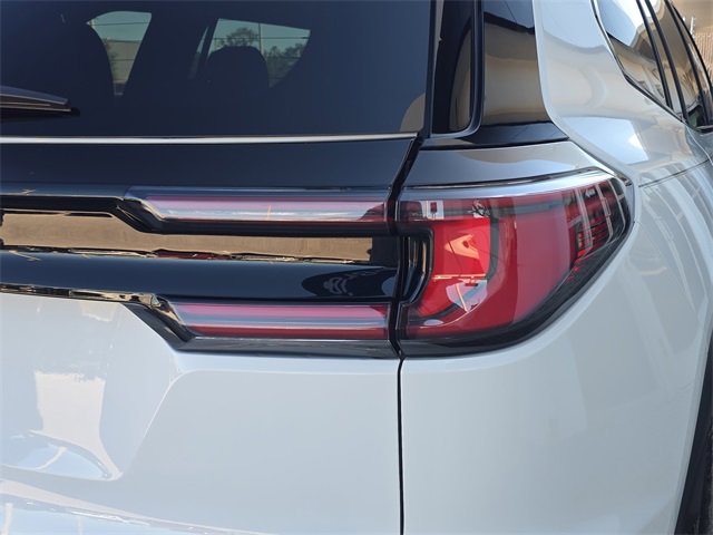 Certified 2025 GMC Acadia AT4 w/ Super Cruise Package image 8