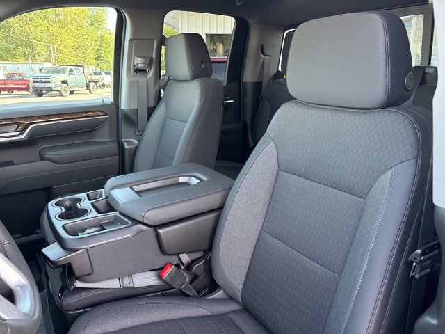New 2026 GMC Sierra 1500 SLE image 9