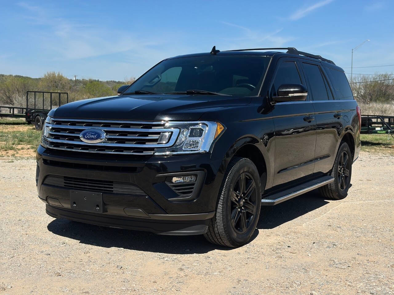 Used 2021 Ford Expedition XLT image 2